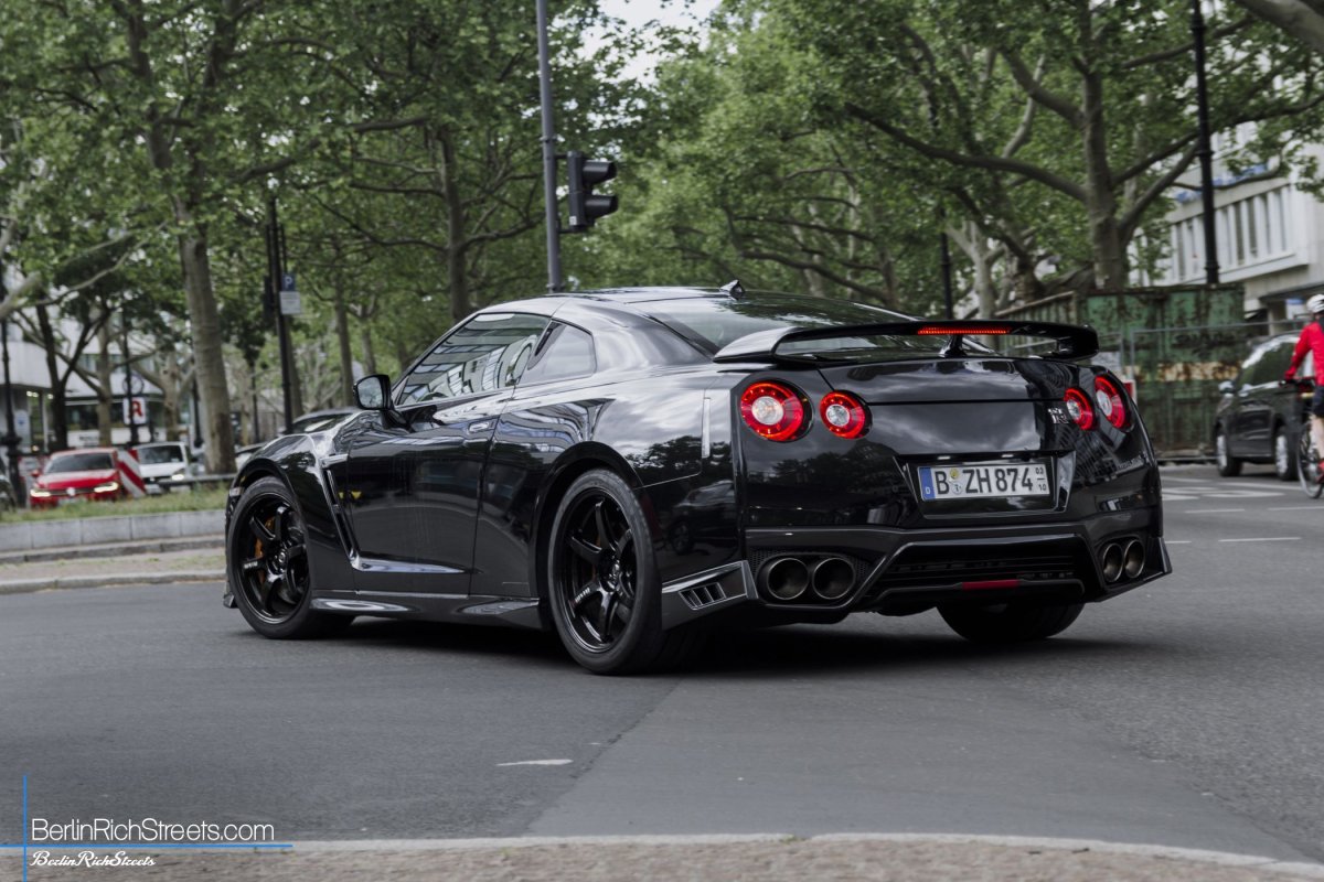 Nissan GT-R R35 (2017) spotted in Berlin — BerlinRichStreets
